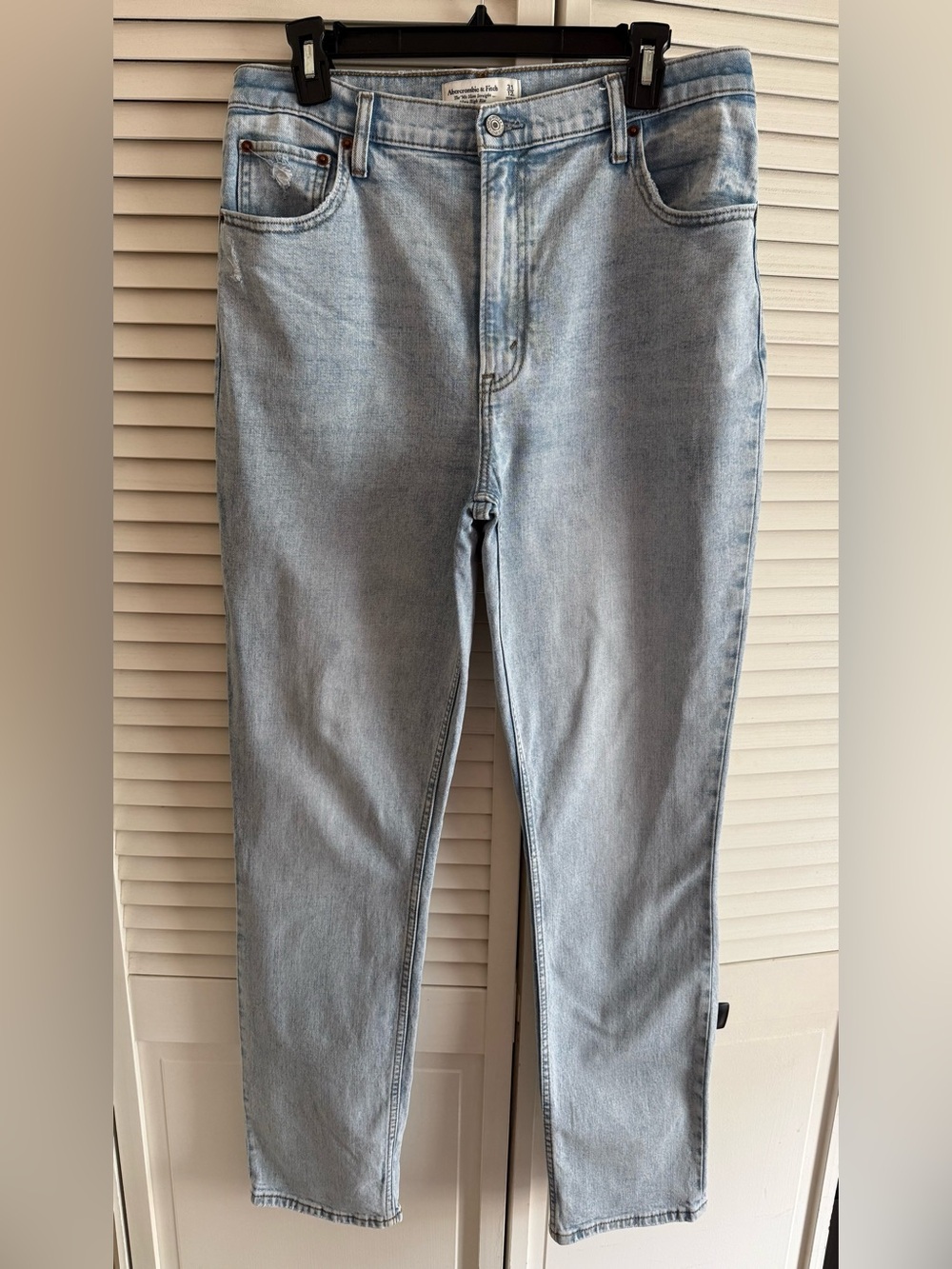 Abercrombie & Fitch Light Wash High-Rise Women’s Jeans